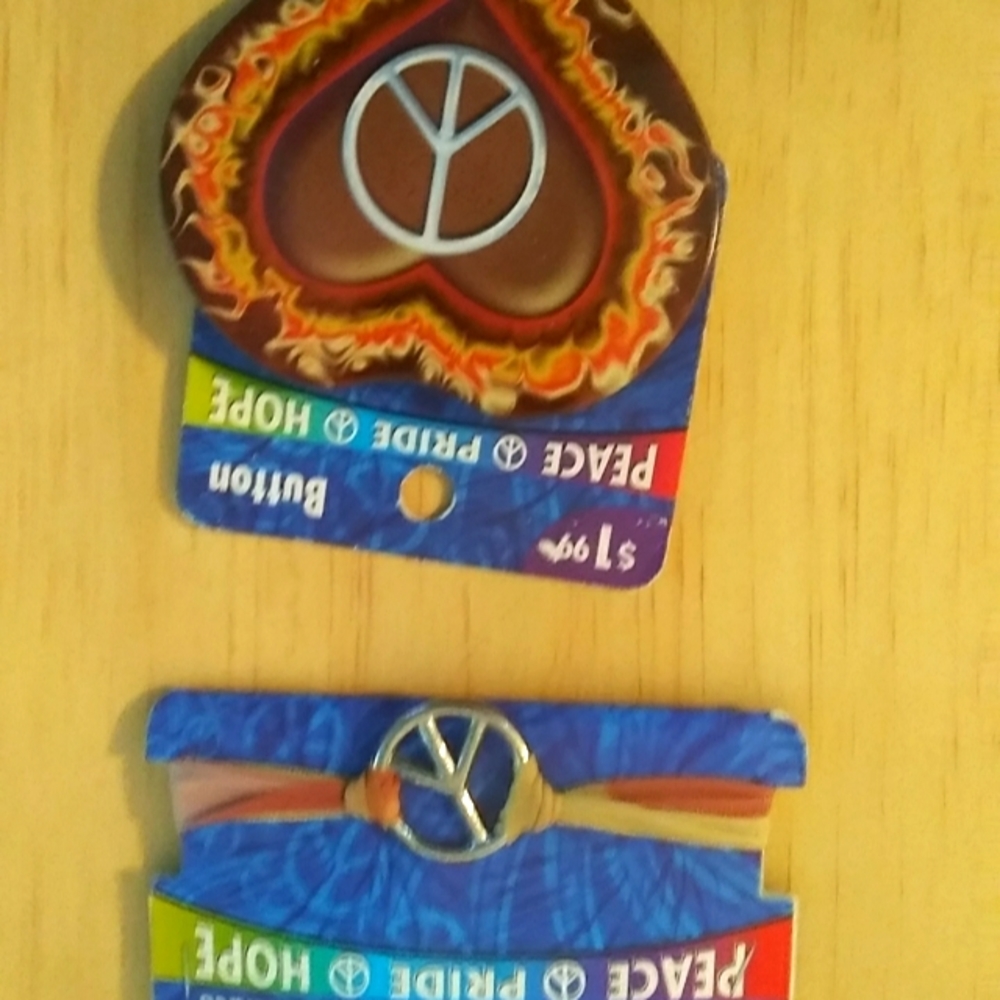 Lot of peace sign bracelet and button